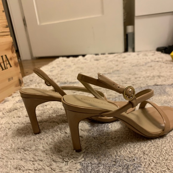 Enzo Angiolini Nude Heels! (8.5/39) - Picture 2 of 5